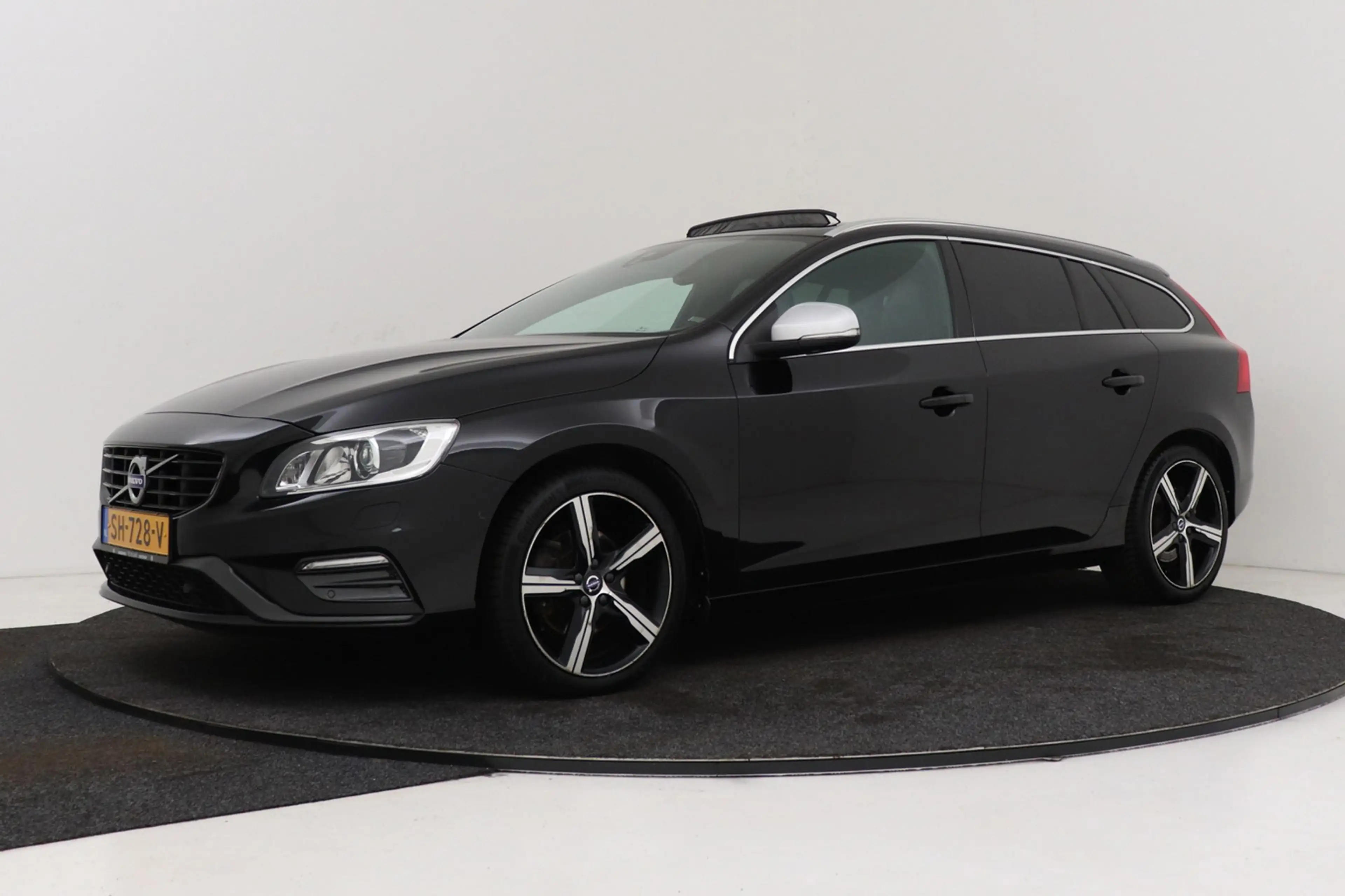Volvo V60 2.0 T4 Business Sport R-Design | Trekhaak | Schuif — photo 6