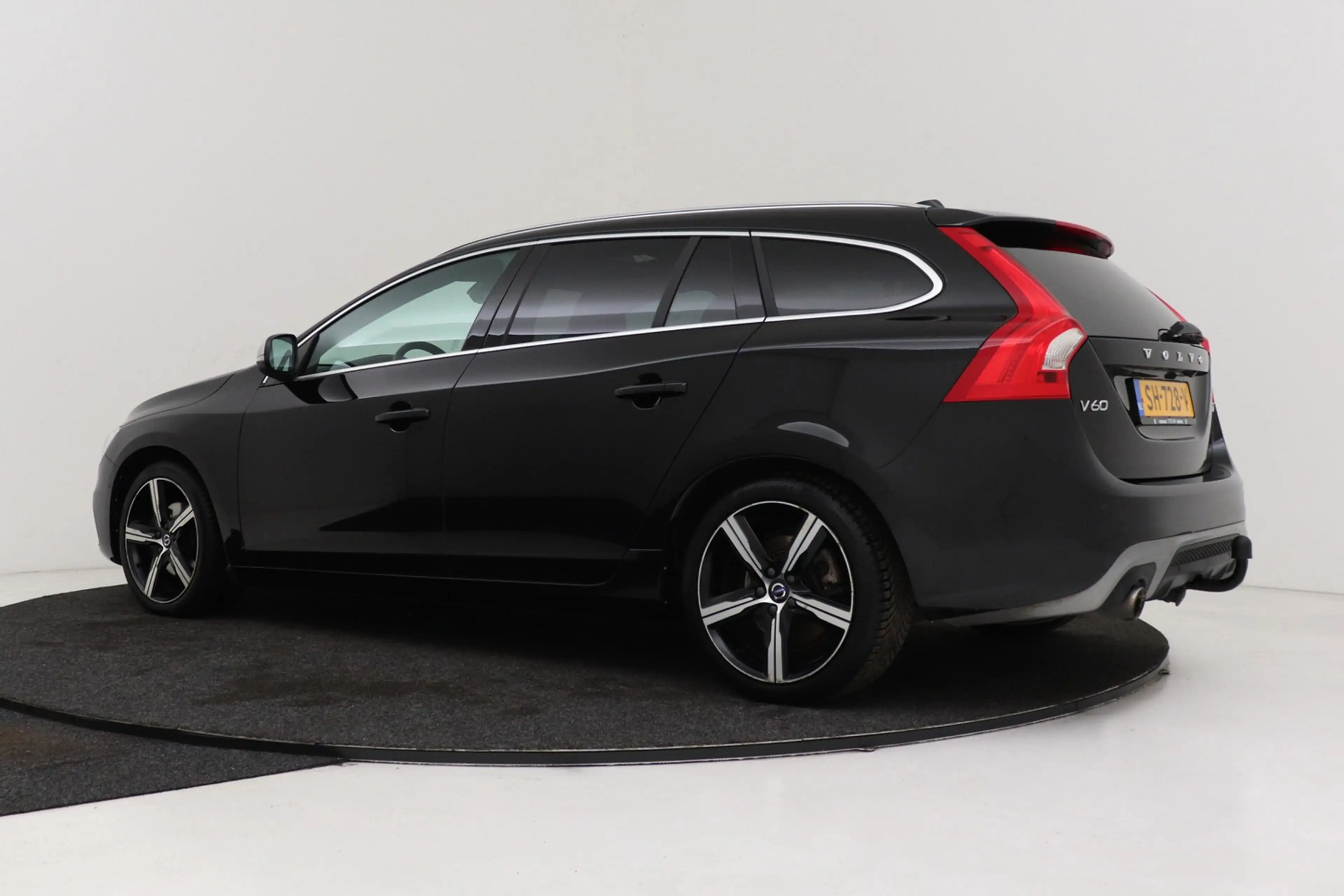 Volvo V60 2.0 T4 Business Sport R-Design | Trekhaak | Schuif — photo 7