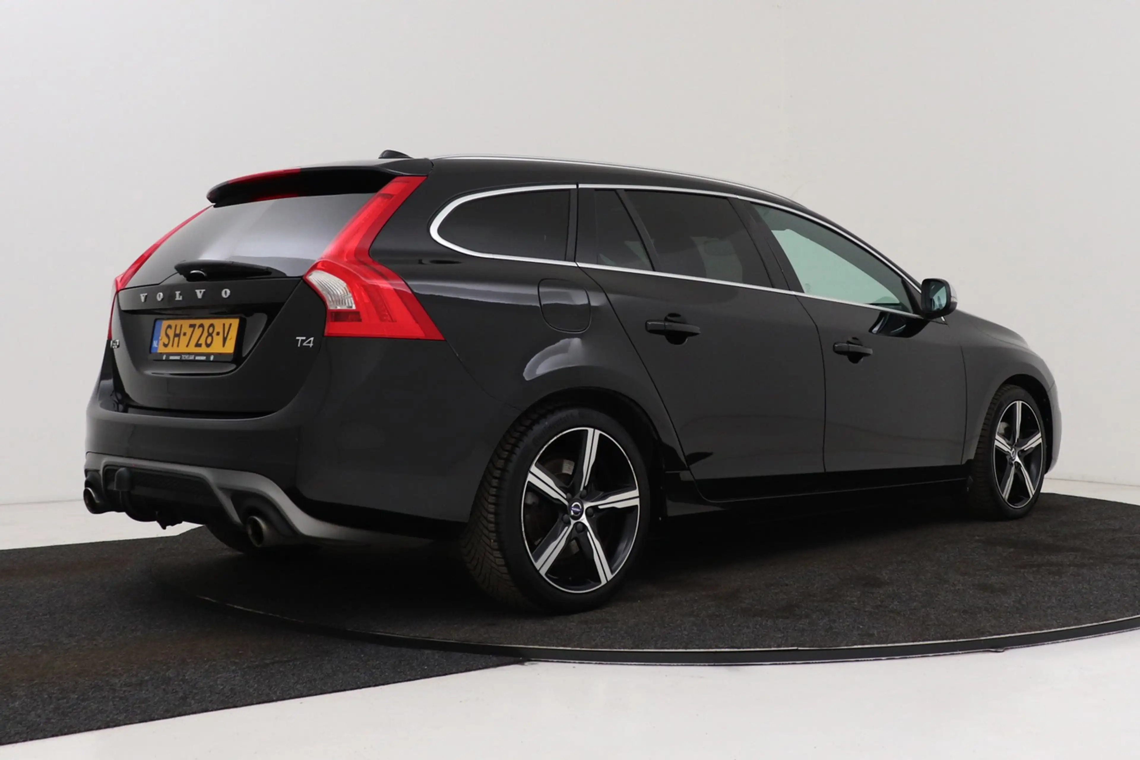 Volvo V60 2.0 T4 Business Sport R-Design | Trekhaak | Schuif — photo 2