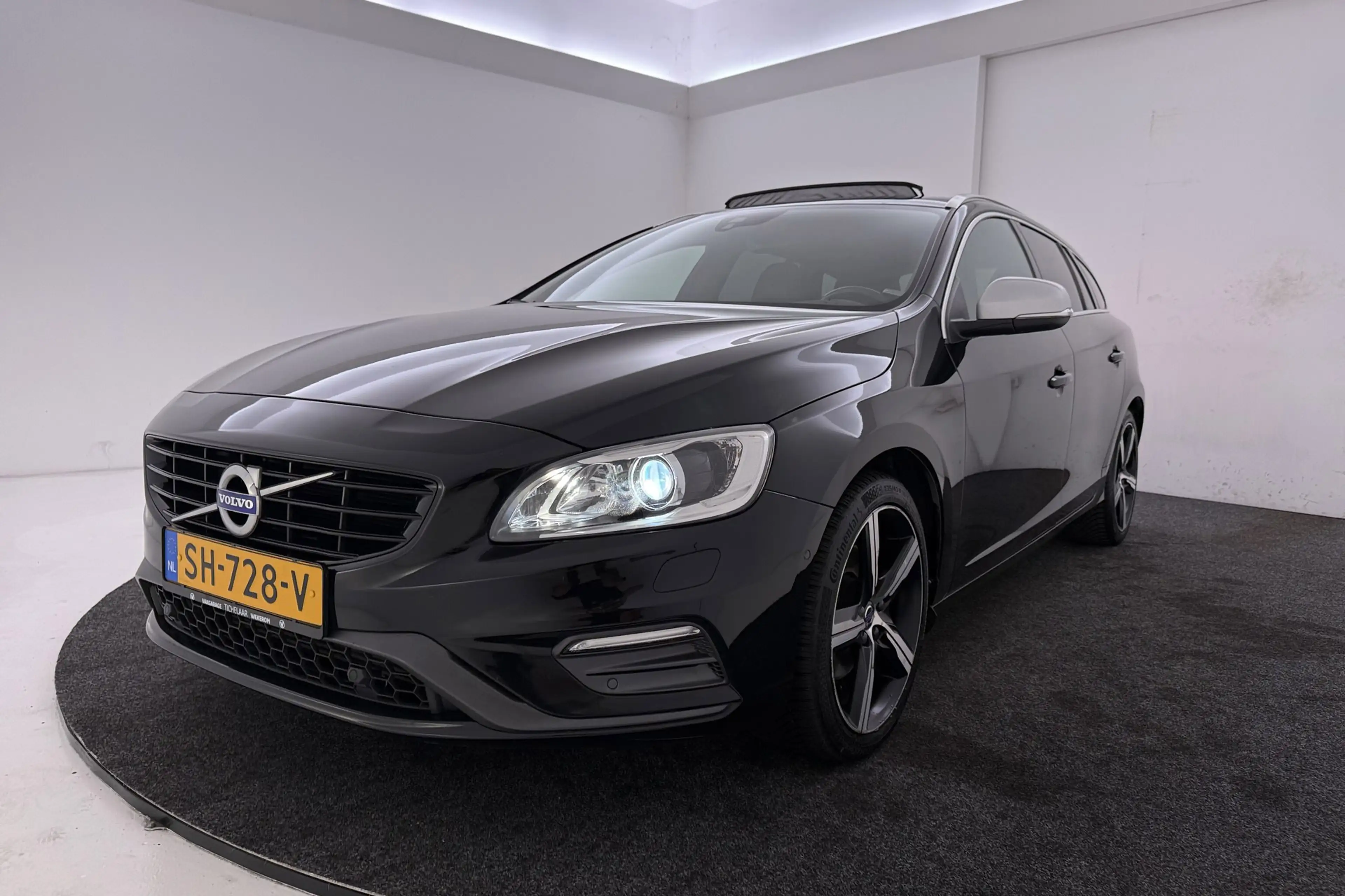 Volvo V60 2.0 T4 Business Sport R-Design | Trekhaak | Schuif — photo 43