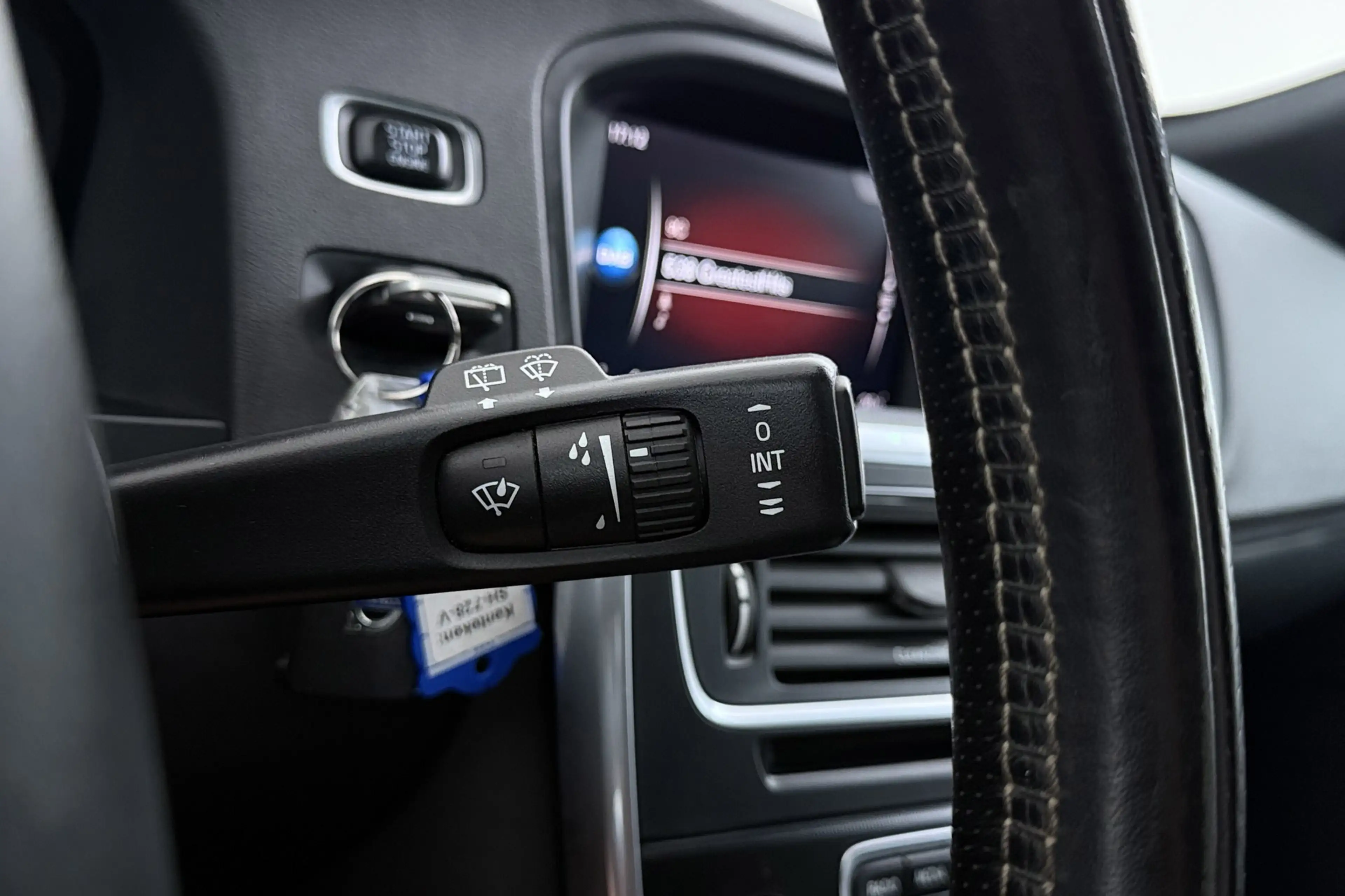 Volvo V60 2.0 T4 Business Sport R-Design | Trekhaak | Schuif — photo 29