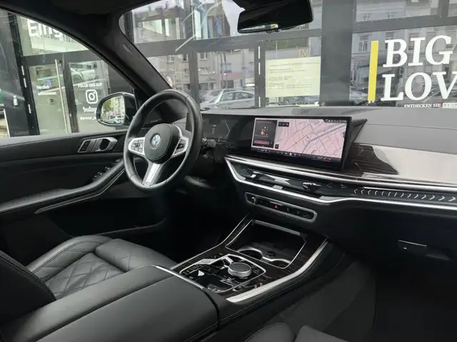 BMW X5 view 6