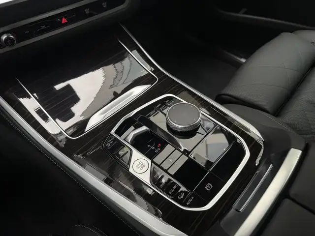 BMW X5 view 13