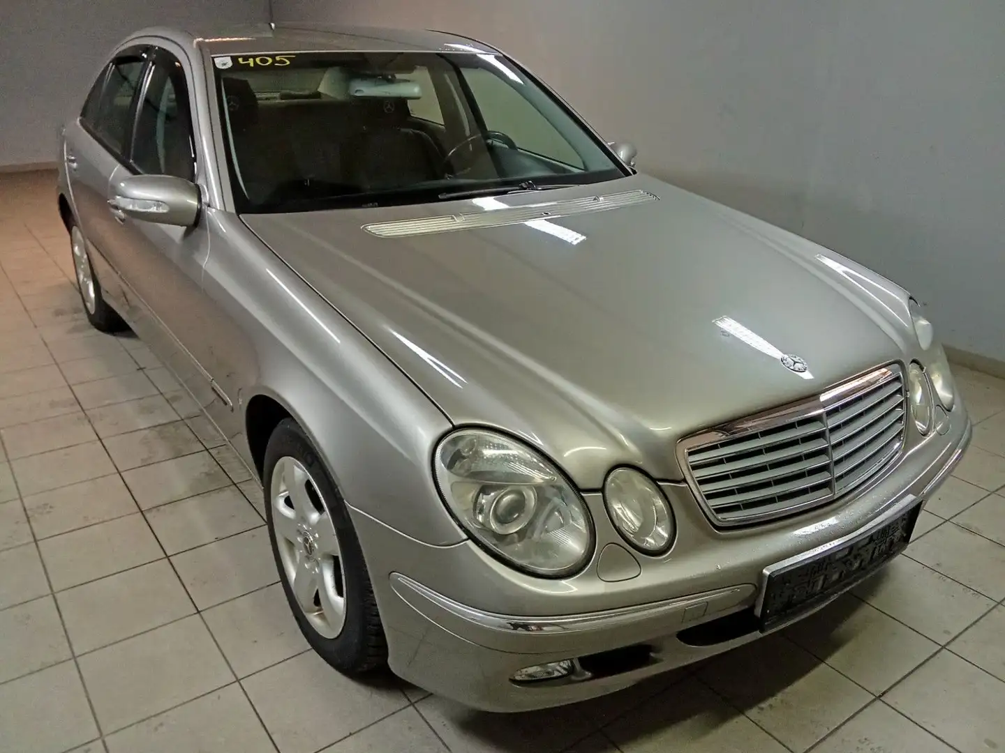 Mercedes-Benz E 200 CDI Plateado - 2