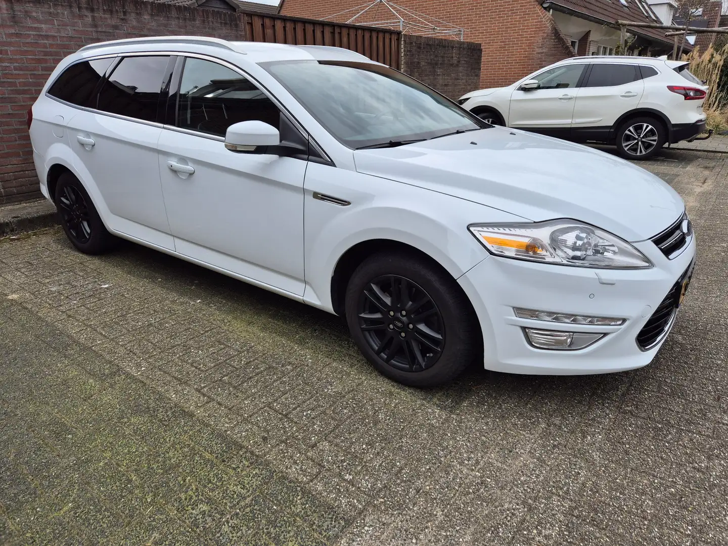 Ford Mondeo 2.0 EcoBoost Platinum Wit - 2