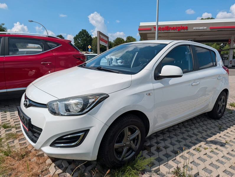 Hyundai i20 Trend Klima  Alu el. Fenster ZV 39655km ! — photo 2