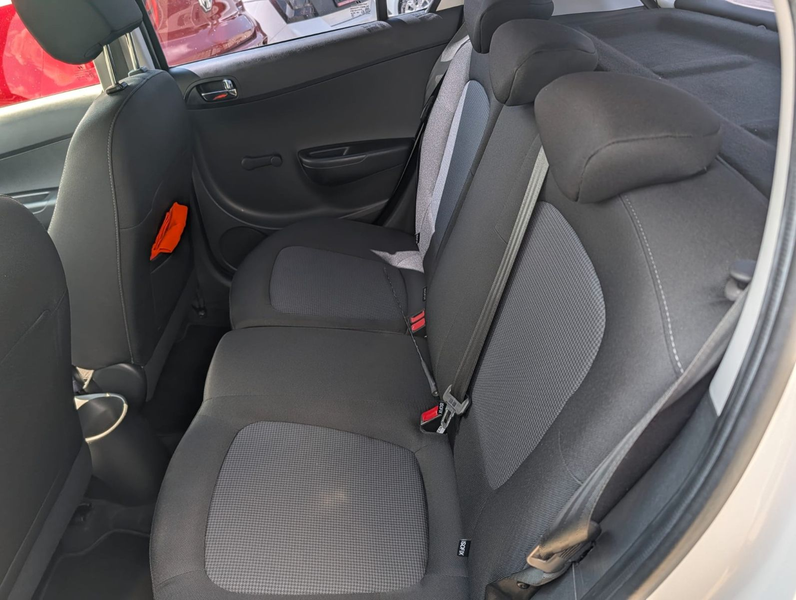 Hyundai i20 Trend Klima  Alu el. Fenster ZV 39655km ! — photo 13