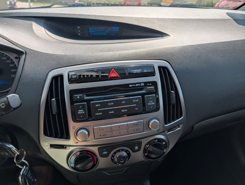 Hyundai i20 Trend Klima  Alu el. Fenster ZV 39655km ! — photo 15