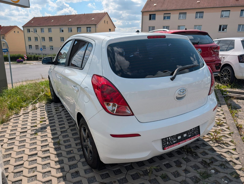 Hyundai i20 Trend Klima  Alu el. Fenster ZV 39655km ! — photo 4