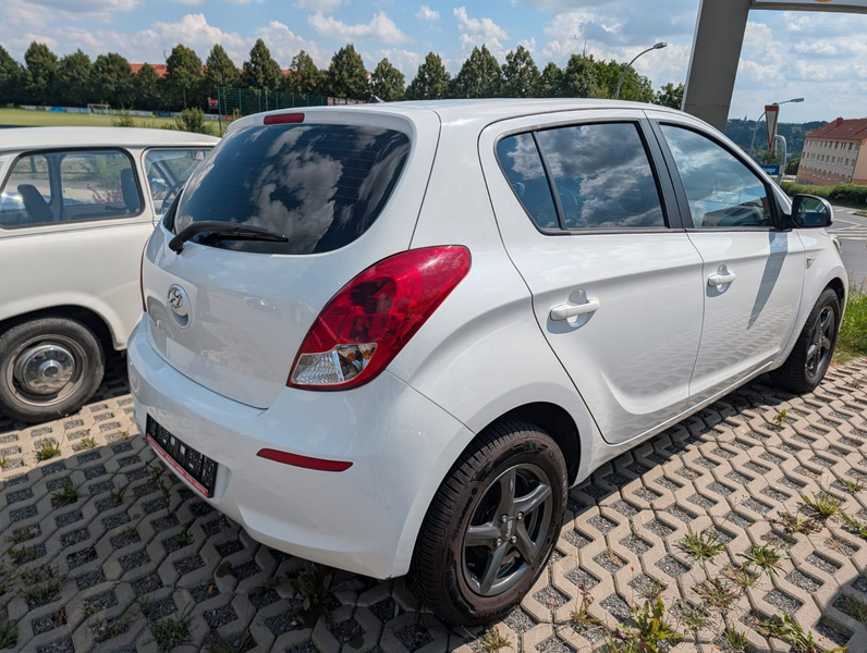Hyundai i20 Trend Klima  Alu el. Fenster ZV 39655km ! — photo 5