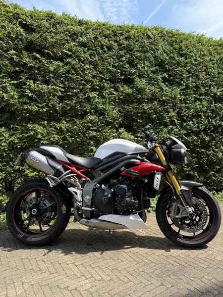 Triumph Speed Triple - foto 3