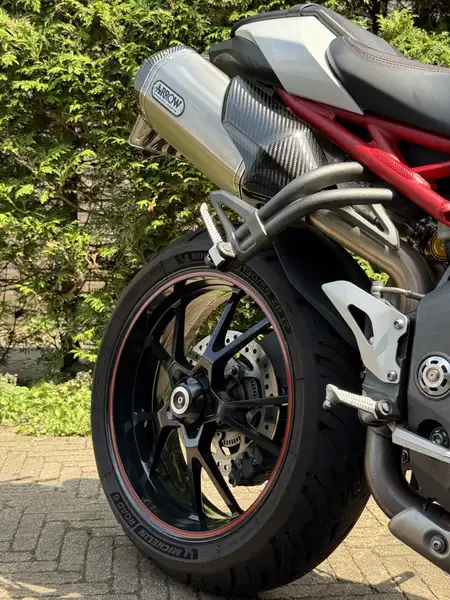 Triumph Speed Triple - foto 6