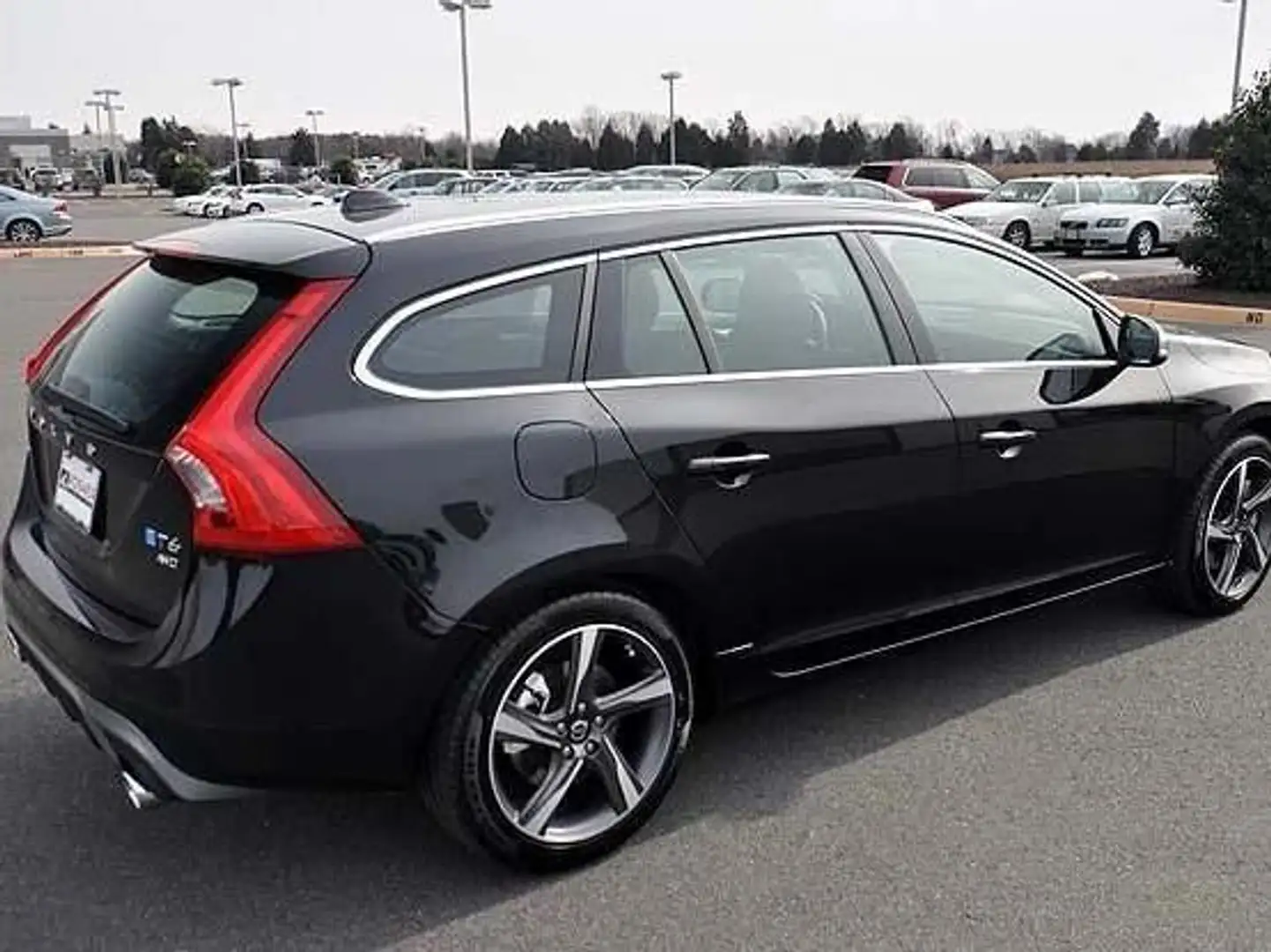 Volvo V60 V60 2.0 D2 R-Design Noir - 1