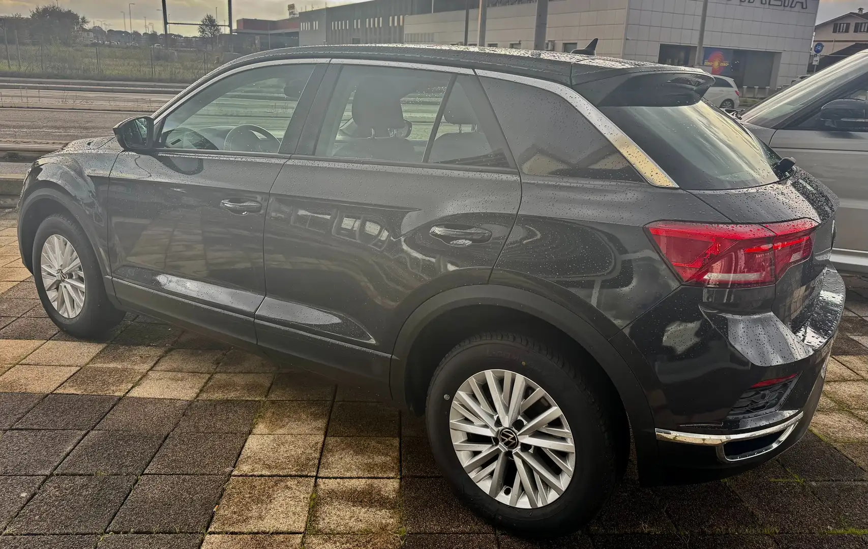 Volkswagen T-Roc 1.0 tsi Style 110cv Grigio - 2