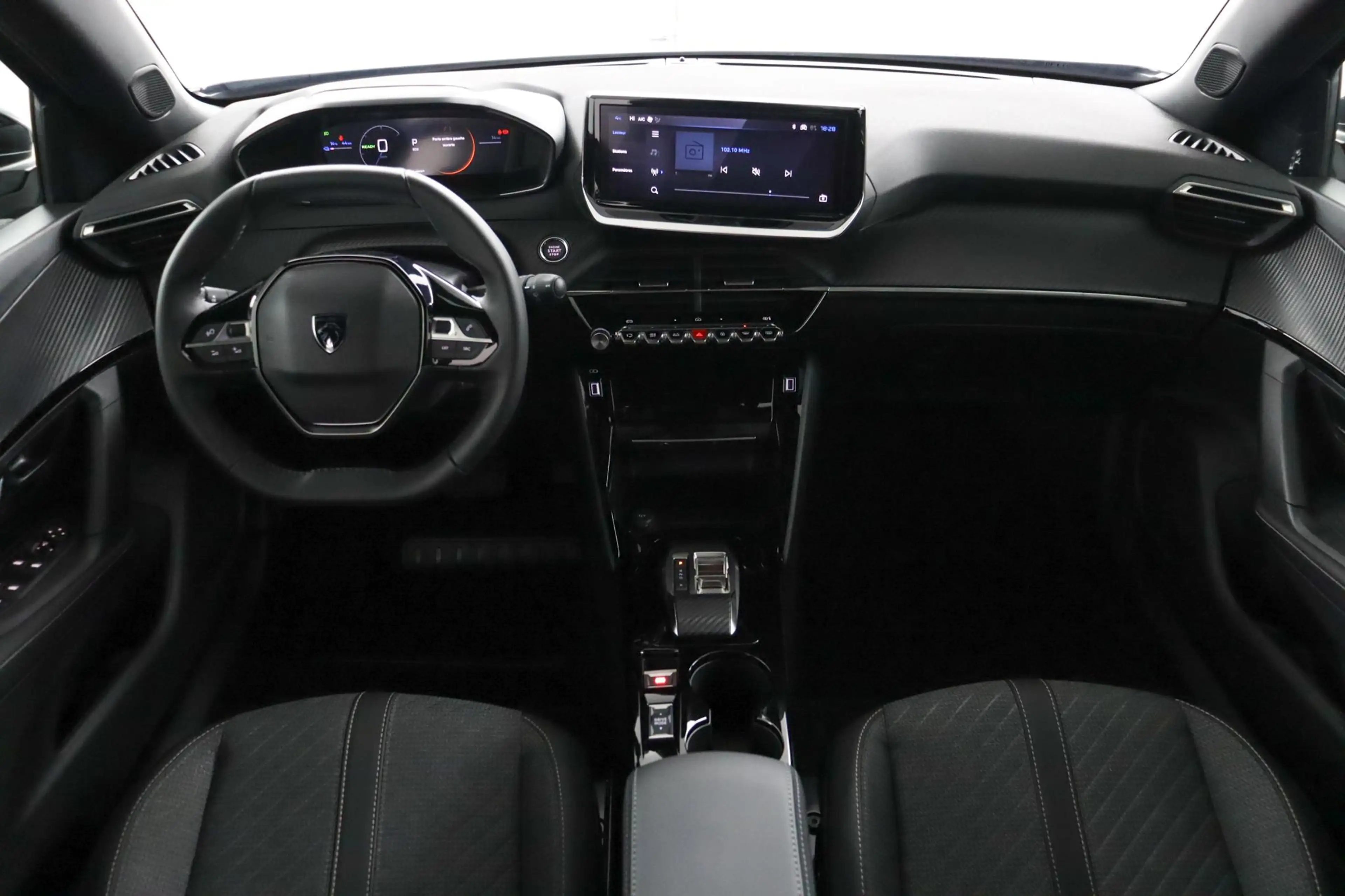 Peugeot e-2008 EV Allure Avantage 54 kWh | 406 km WLTP | Navigati — photo 4