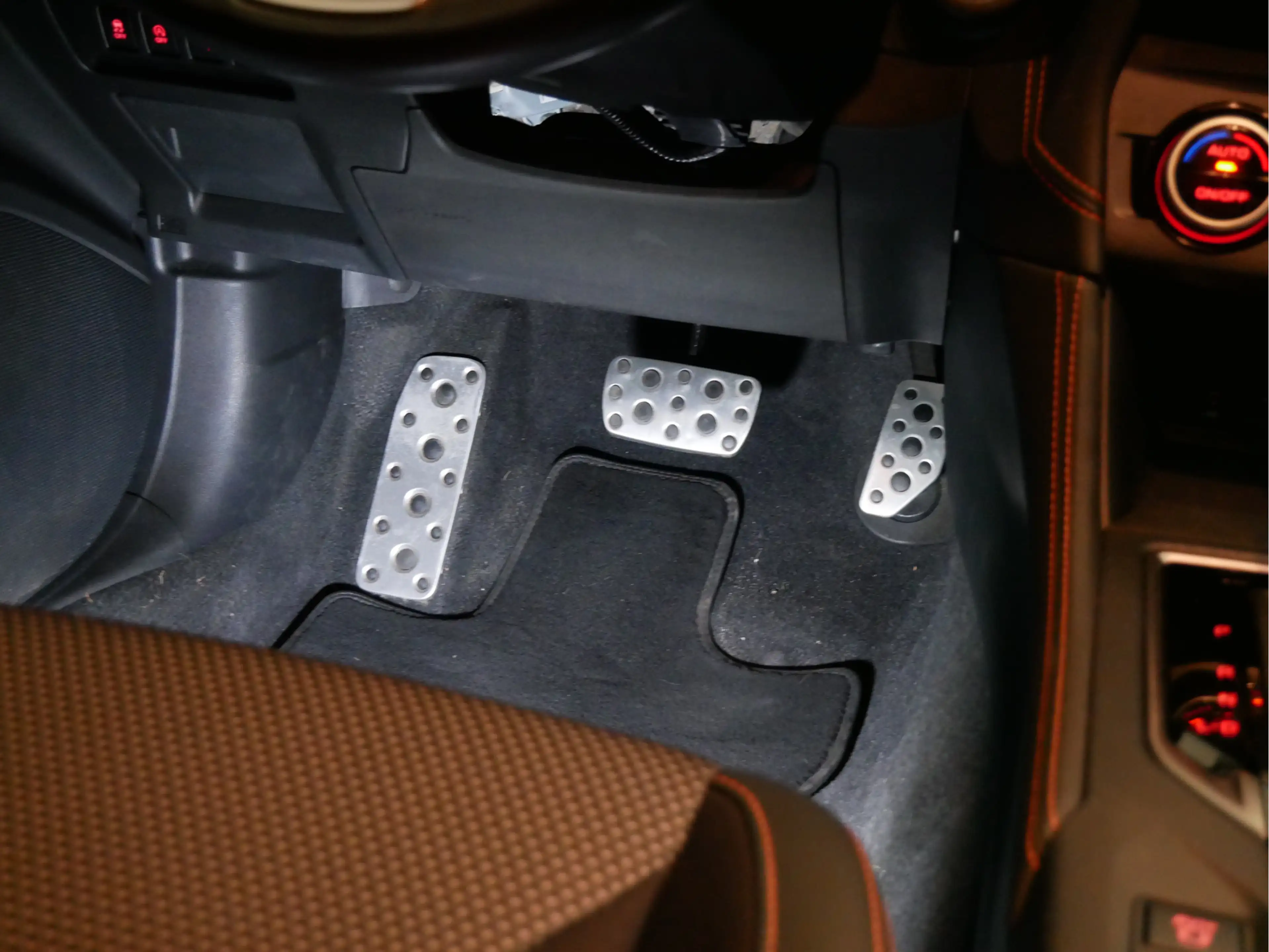 Subaru XV 1.6i Luxury — photo 21