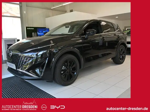 Nissan Qashqai in Black for sale