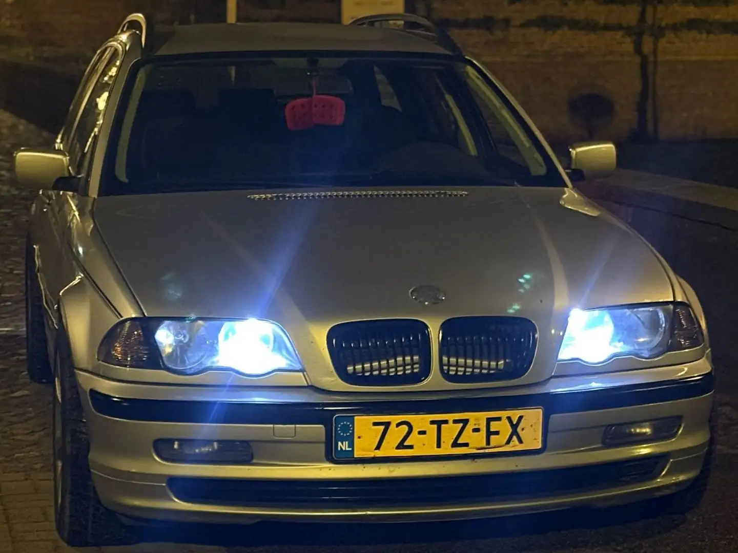 BMW 320 320i Executive Grijs - 2