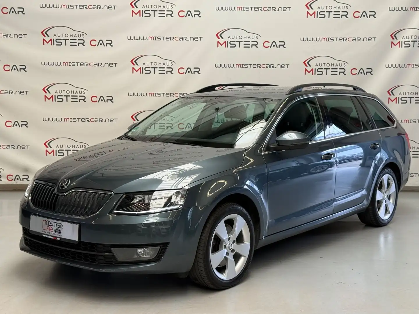 Skoda Octavia Combi Style Navi/Leder/Xenon/PDC/SHZ/ALU Grau - 1
