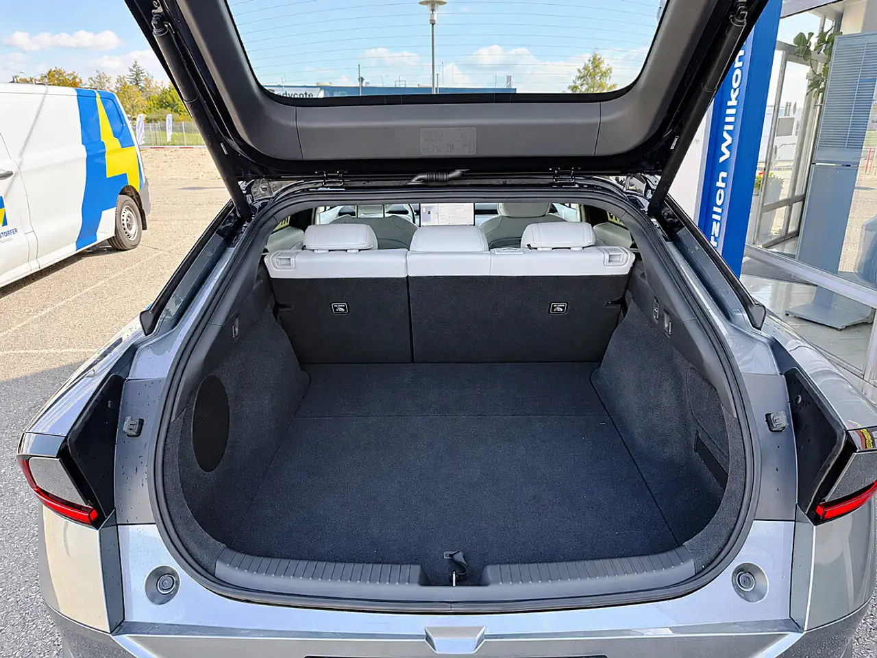 XPENG P7