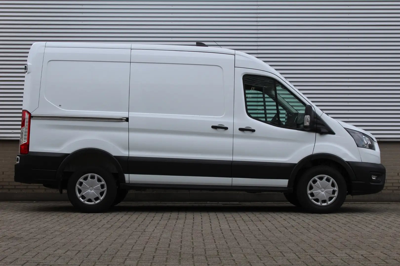 Ford Transit 330 2.0 TDCI L2H2 Trend | Laadruimtebetimmering | Wit - 2