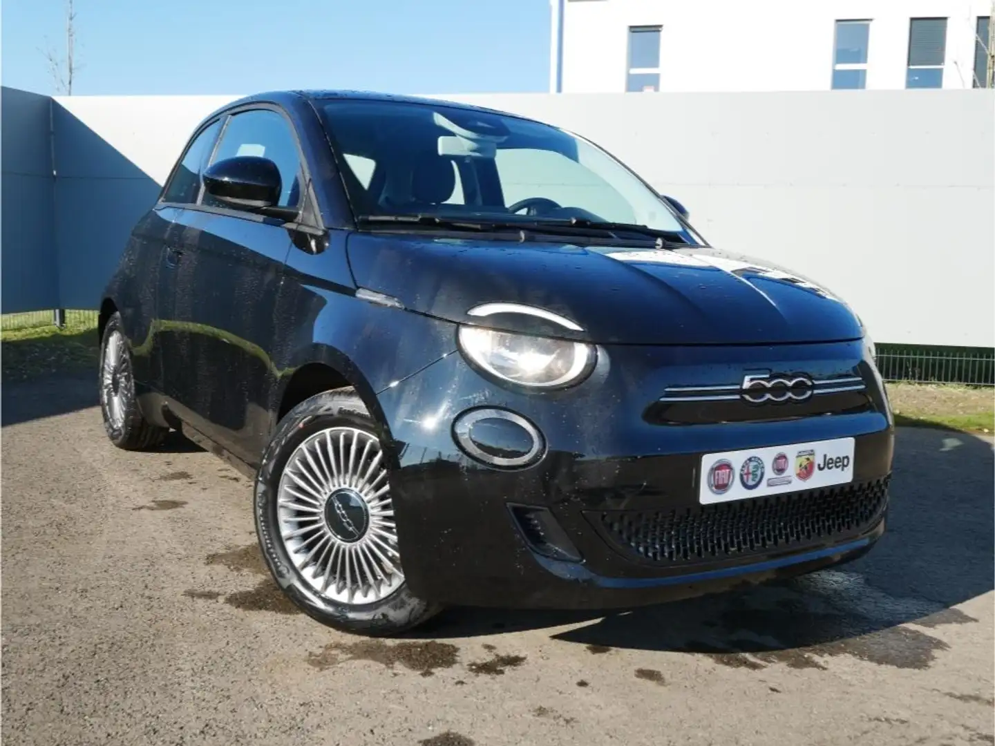 Fiat 500e ICON 23,8kWh NAV ALU CARPLAY KLIMAAUTOMATIK Zwart - 2
