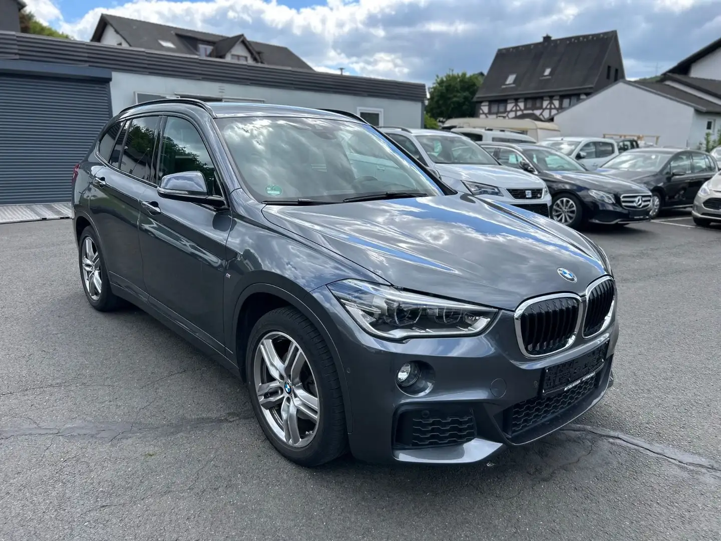BMW X1 xDrive 18d M Sport 1.HD/AHK/LED/ALCANTARA/ACC Gris - 2