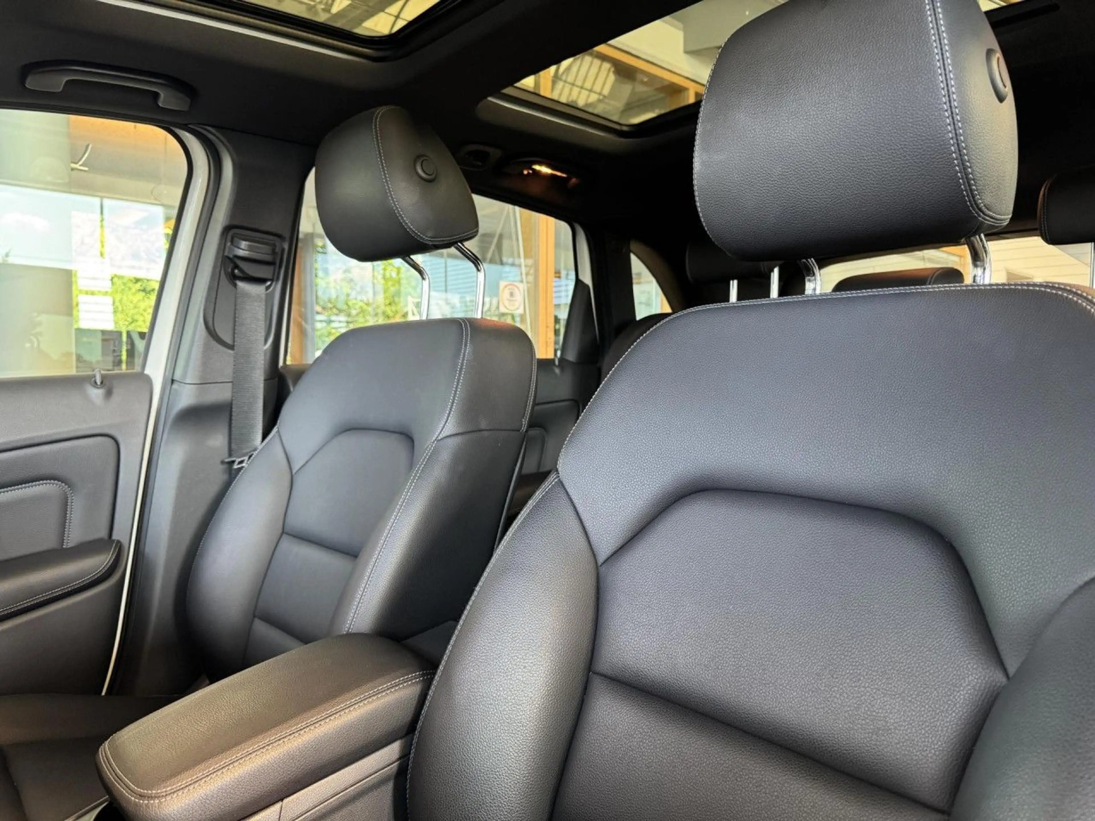 Mercedes-Benz B 180 7G-DCT Urban, Kamera, Pano, PDC! Bluetooth — photo 12