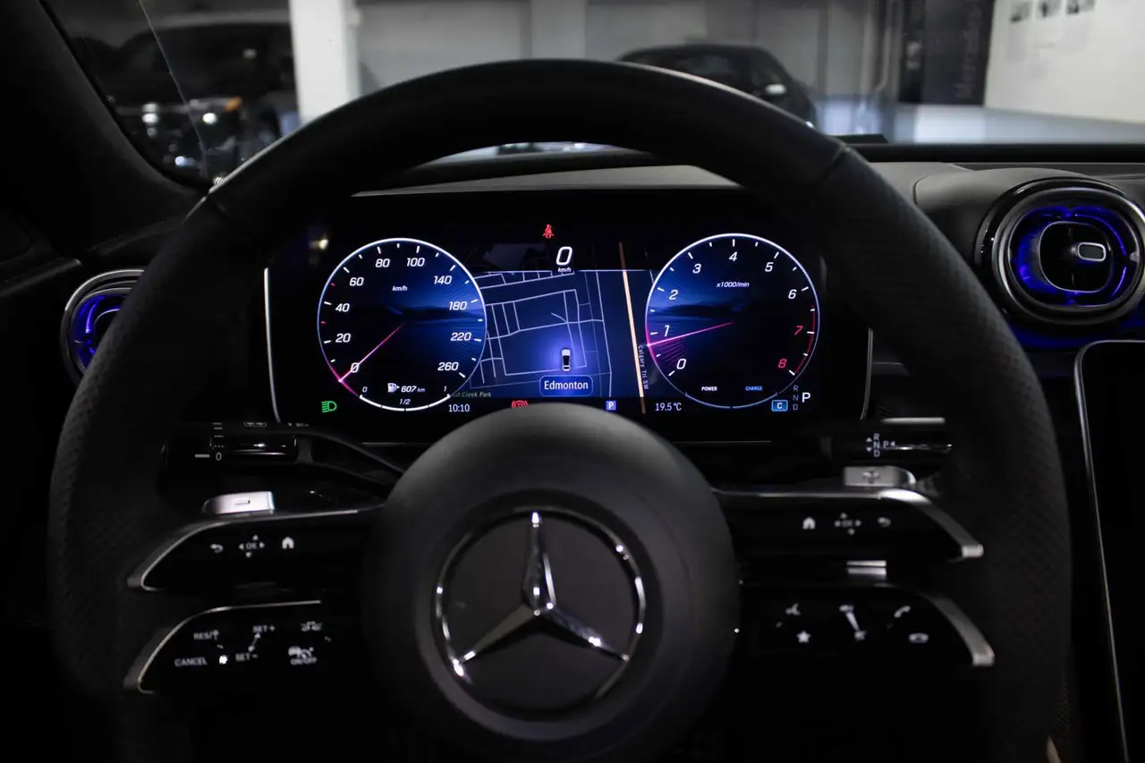 Mercedes-Benz C-Class снимка Mercedes-Benz C-Class