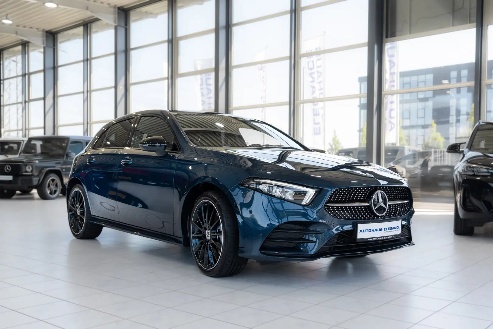 Mercedes-Benz A 250 e*AMG-LINE*1.HD*NIGHT-PAKET*HIGH-LED*DCT Albastru - 1