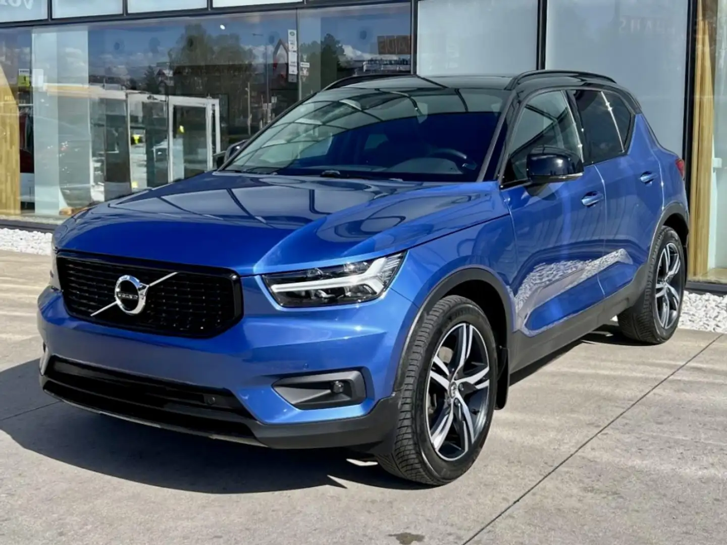 Volvo XC40 T3 R-Design Azul - 1
