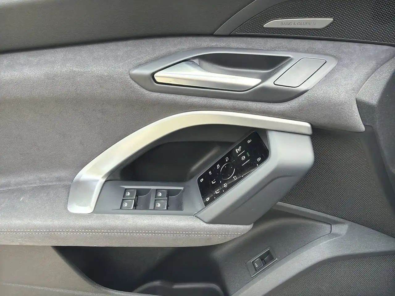 Audi SQ5 снимка Audi SQ5