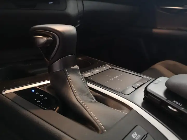 Lexus UX 250h BUSINESS CITY 2022, foto 16