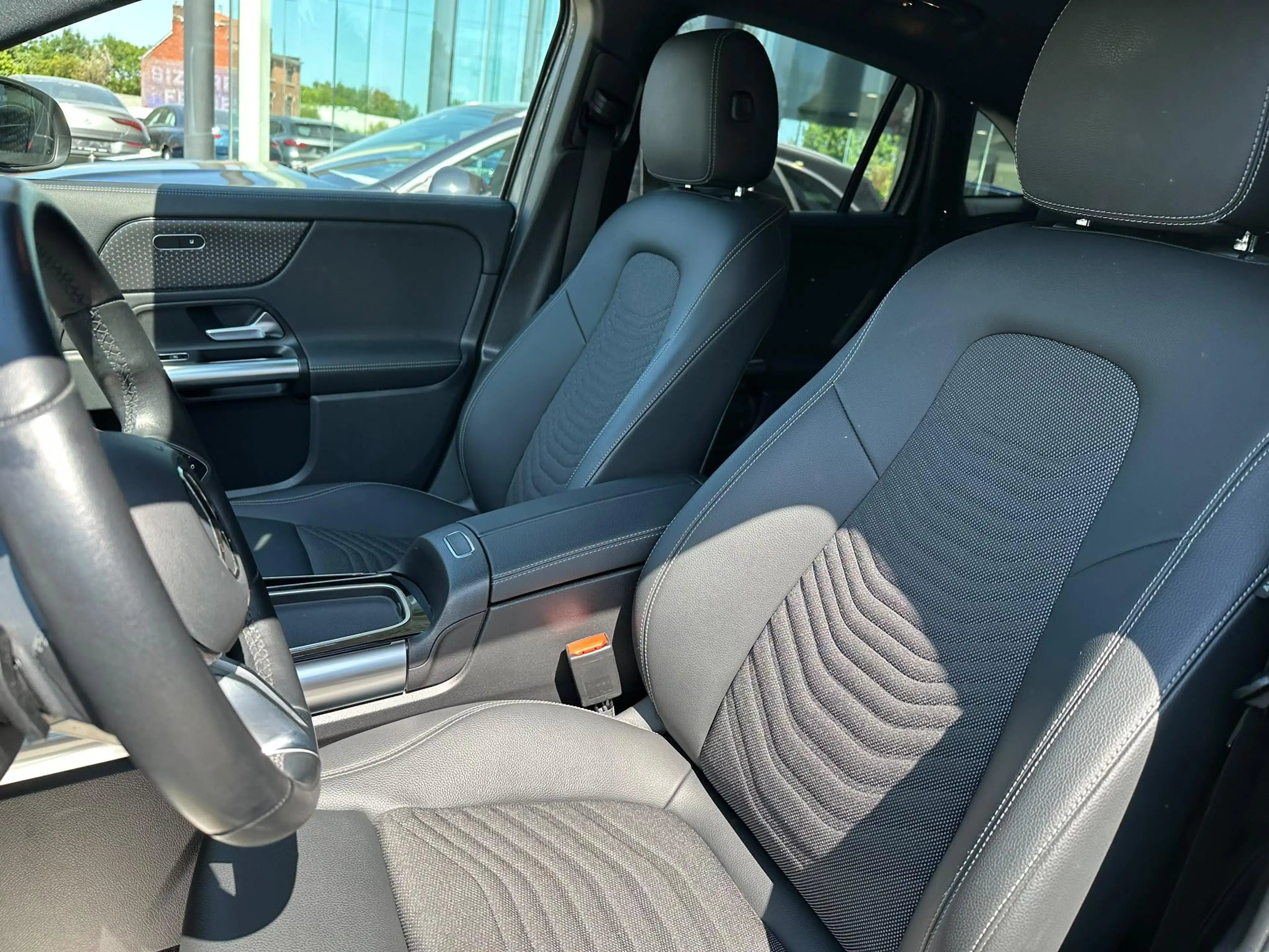 Mercedes-Benz GLA 180 GLA d Business Line — photo 13