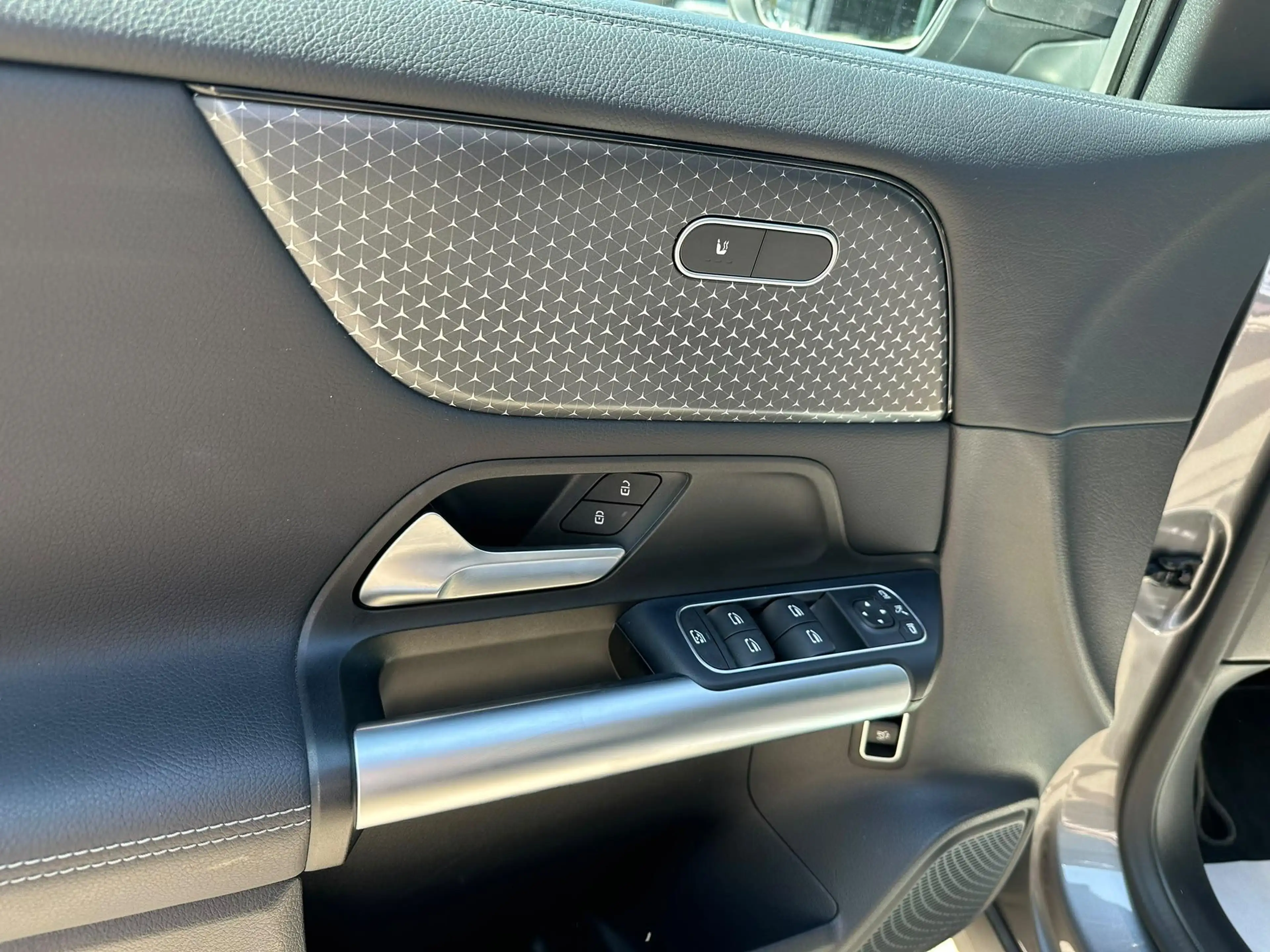 Mercedes-Benz GLA 180 GLA d Business Line — photo 9