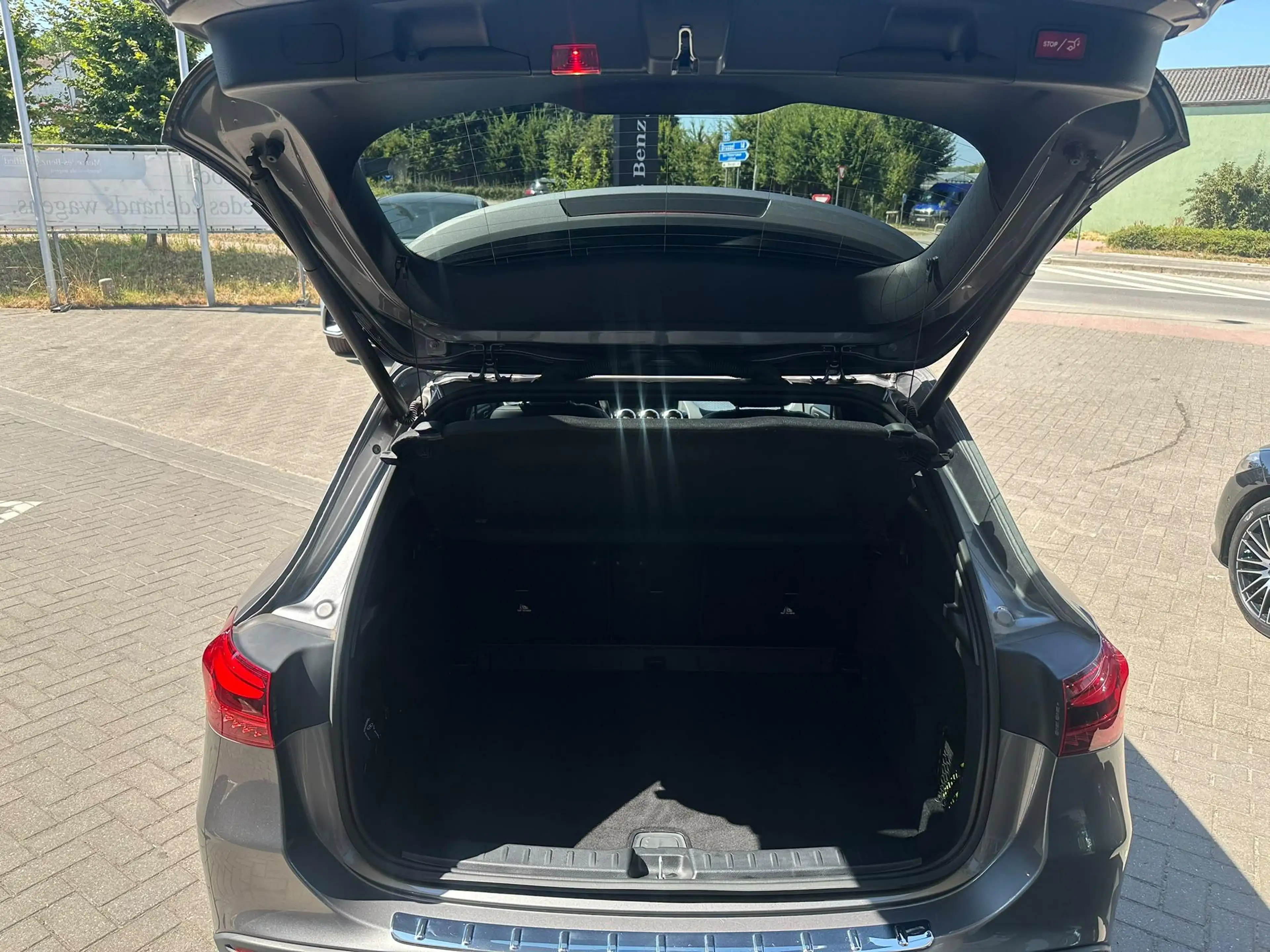 Mercedes-Benz GLA 180 GLA d Business Line — photo 10