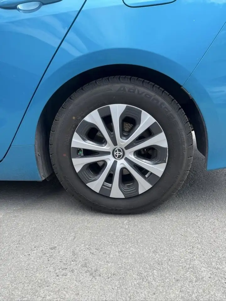 Toyota Prius Prime снимка Toyota Prius Prime