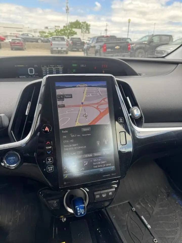 Toyota Prius Prime снимка Toyota Prius Prime