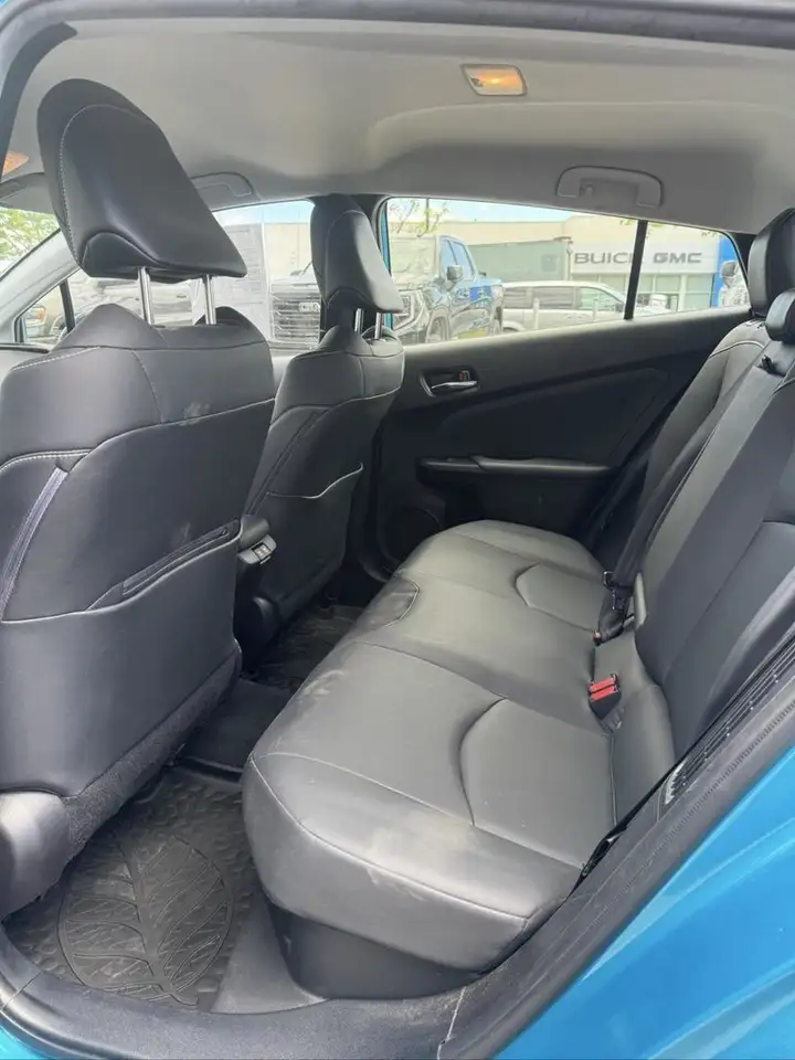 Toyota Prius Prime снимка Toyota Prius Prime