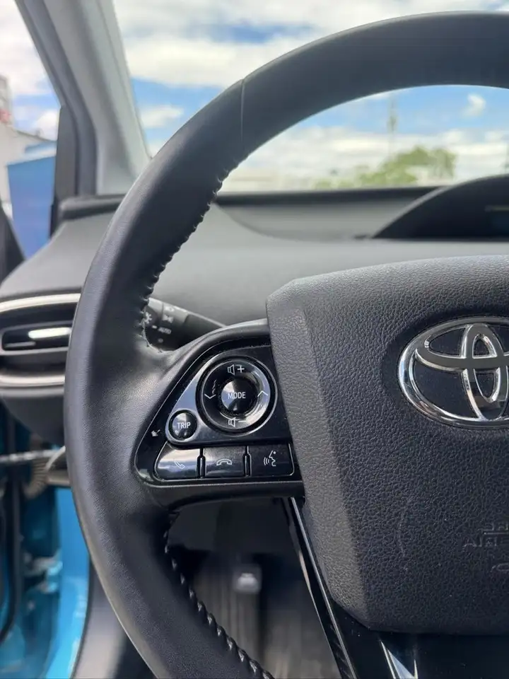 Toyota Prius Prime снимка Toyota Prius Prime