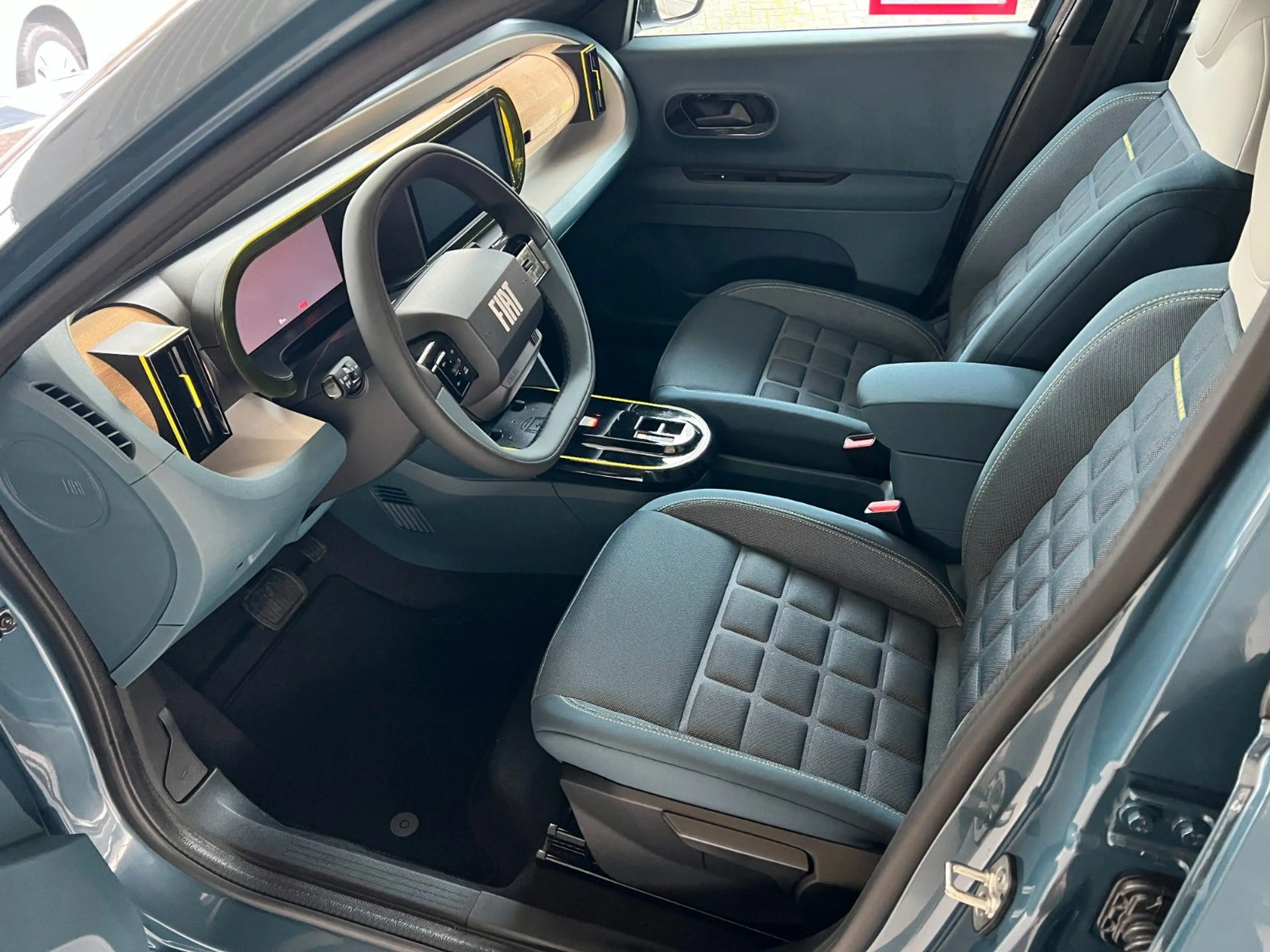 Fiat Grande Panda 1.2 Hybrid eDCT La Prima — photo 14