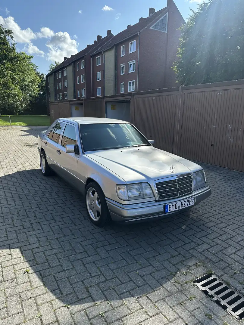 Mercedes-Benz E 220 W124 OLDTIMER H KENNZ. KLIMA LEDER AUTOMATIK - 2
