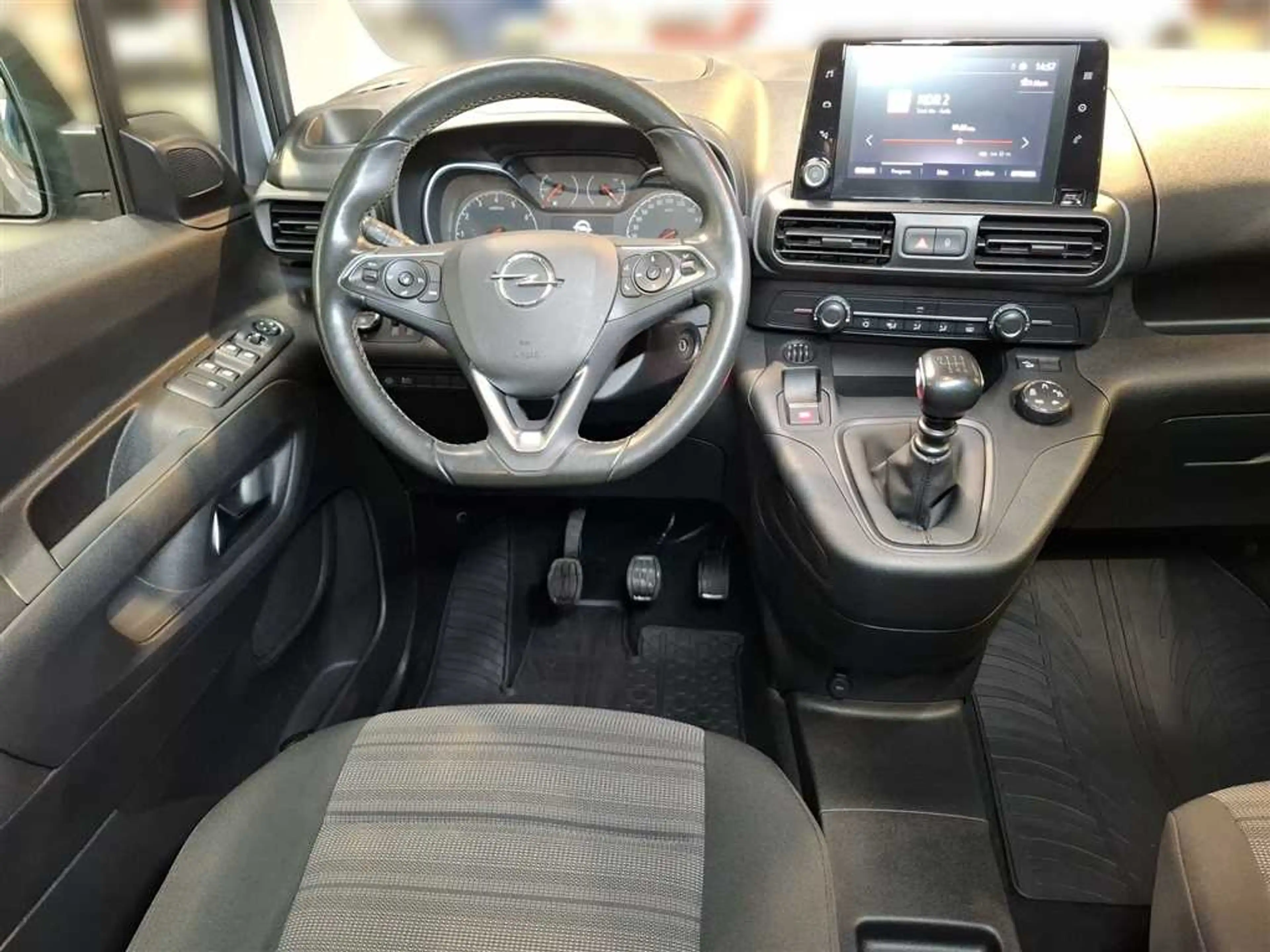 Opel Combo Life Elegance 1.5 Diesel — photo 9
