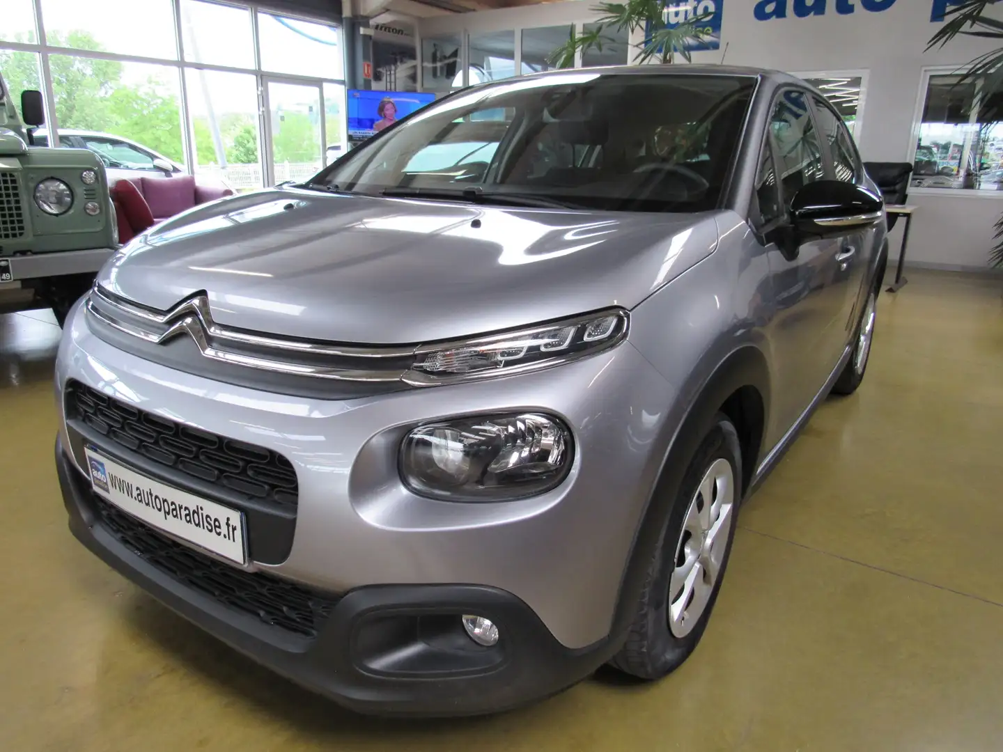 Citroen C3 1.2 110 FEEL - 1