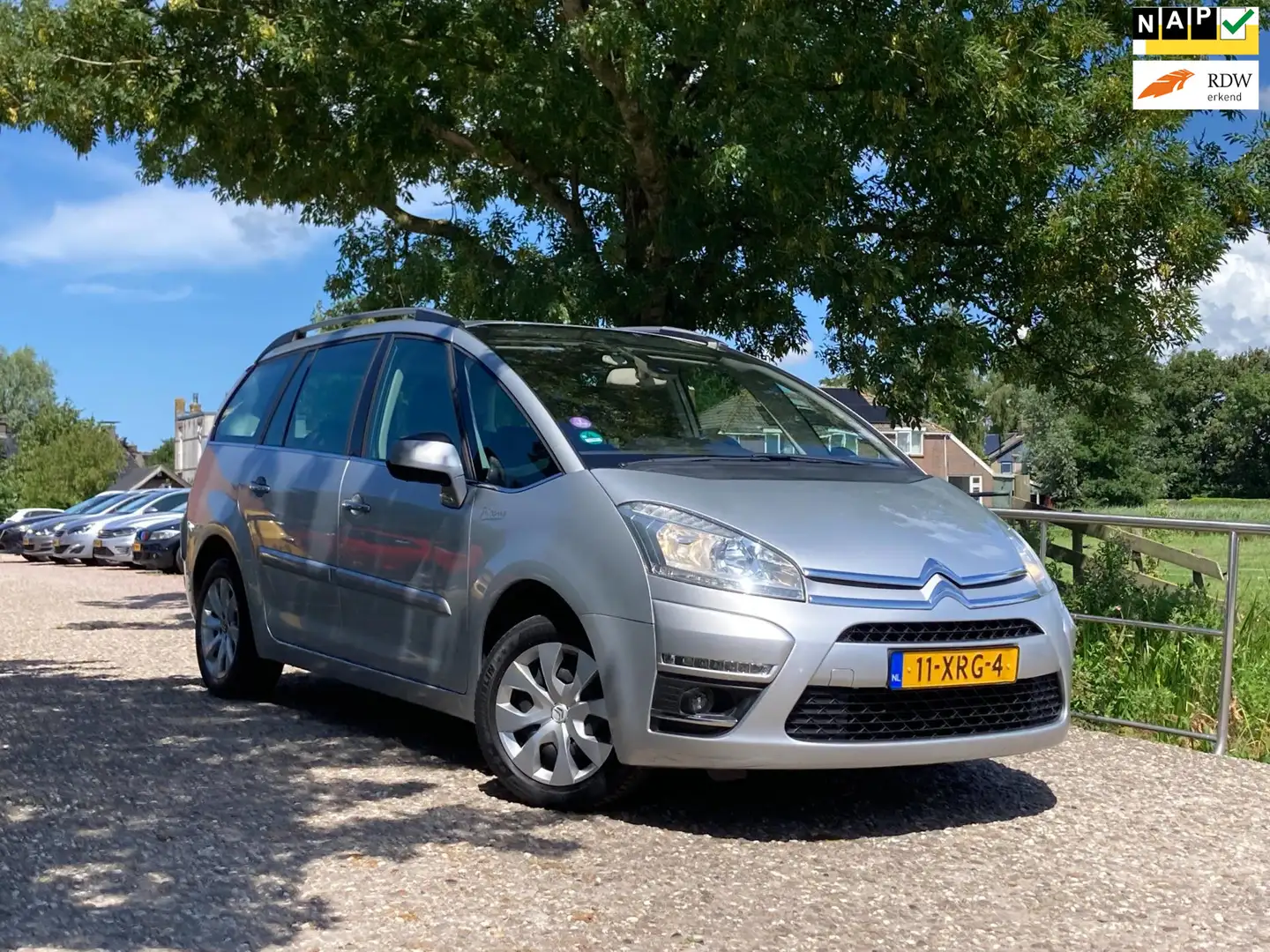 Citroen Grand C4 Picasso 1.6 VTi Selection 7p | Leder + Cruise + Clima nu € Grijs - 1