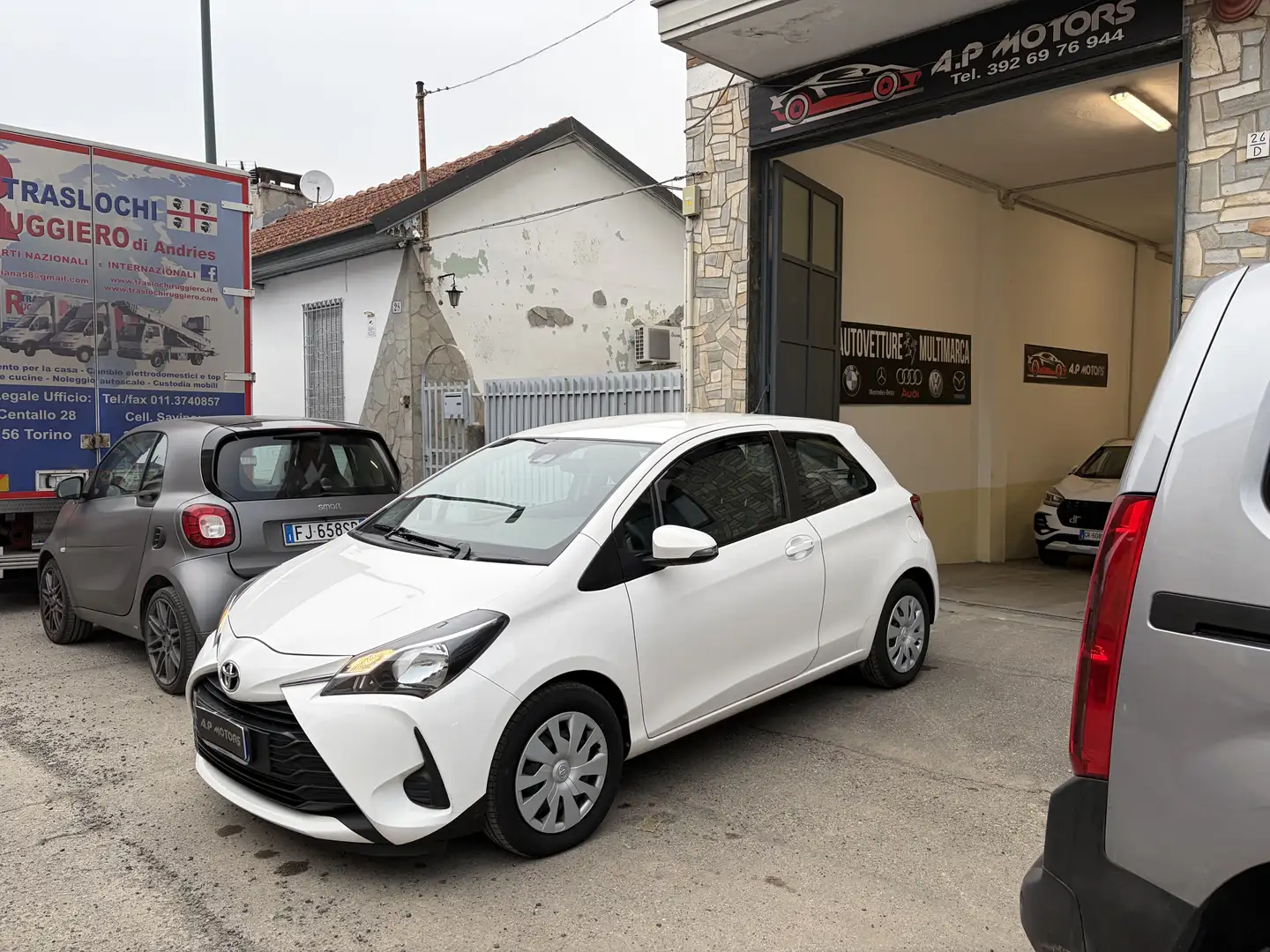 Toyota Yaris 3p 1.0 Now Gpl Bianco - 1