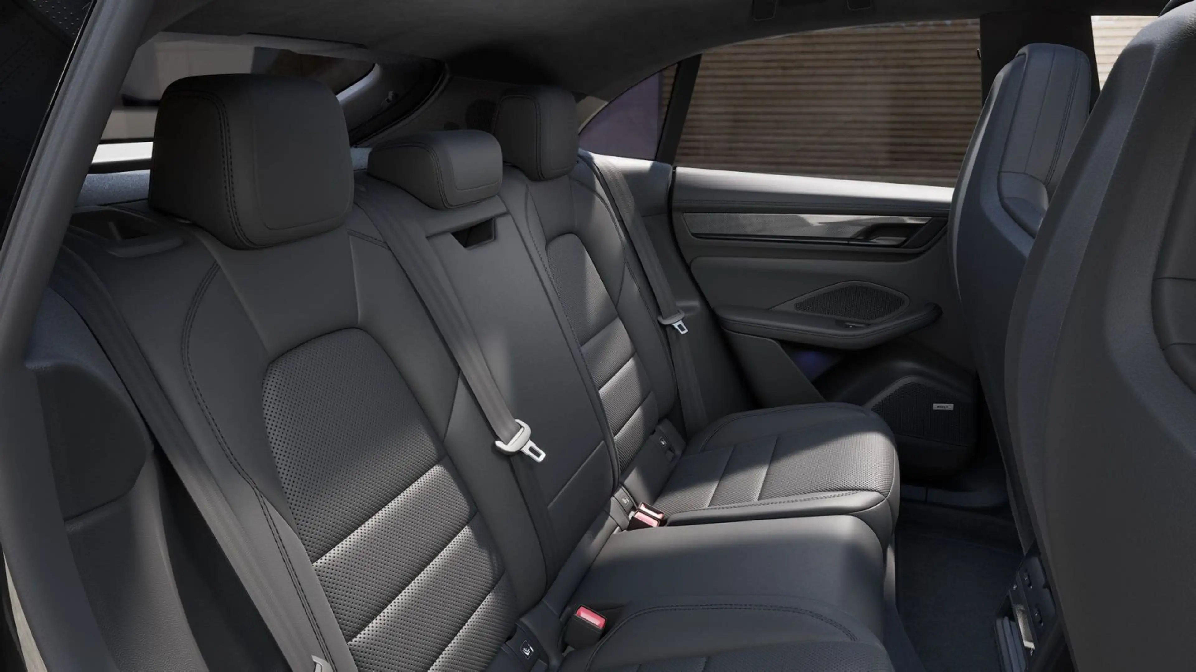 Porsche Macan Turbo | SportDesign | Hinterachslenkung | — photo 11