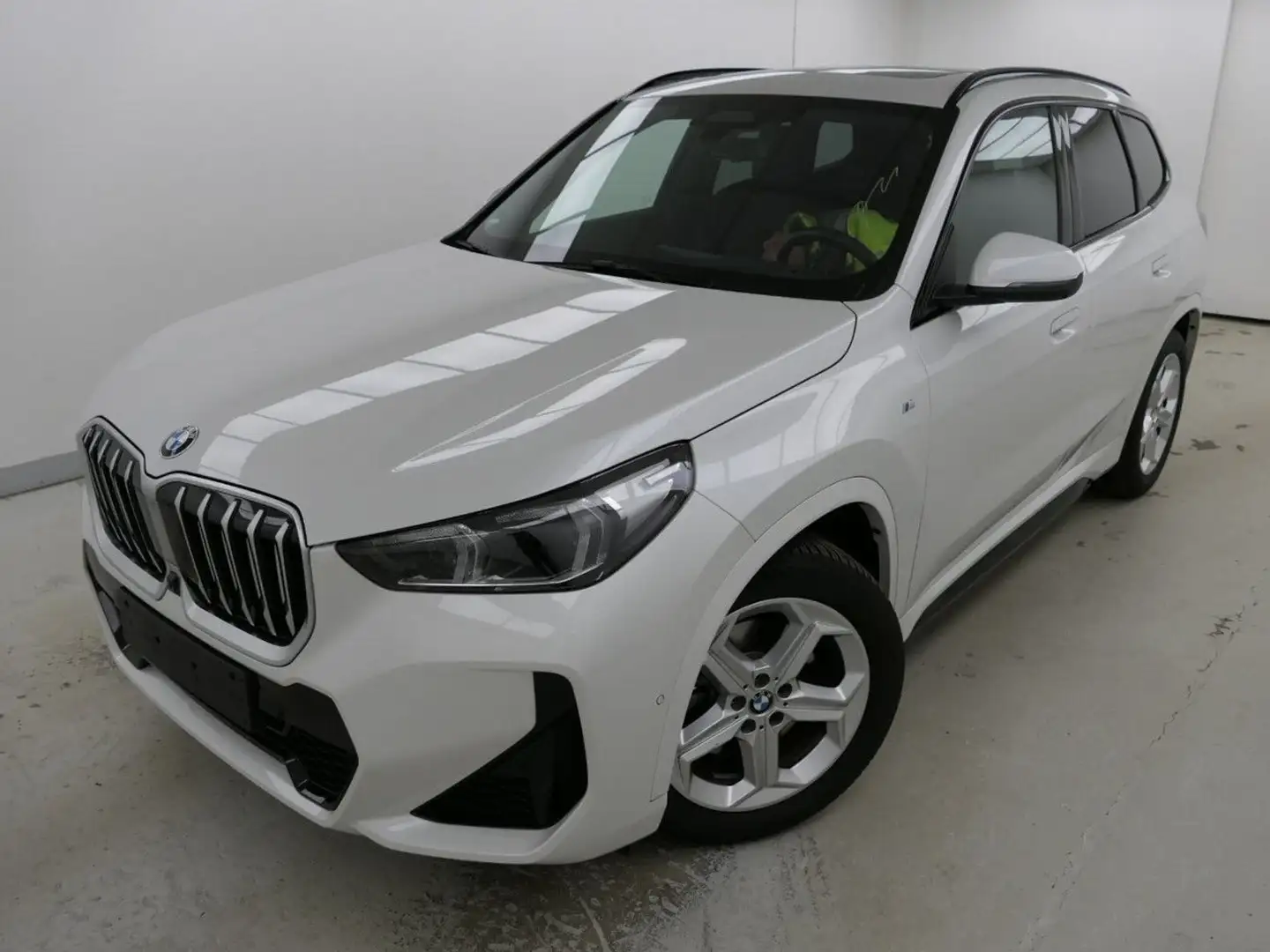 BMW X1 sDr20i M Sport DAPro,Pano,360°,HUD,H/K,eSitze Weiß - 2