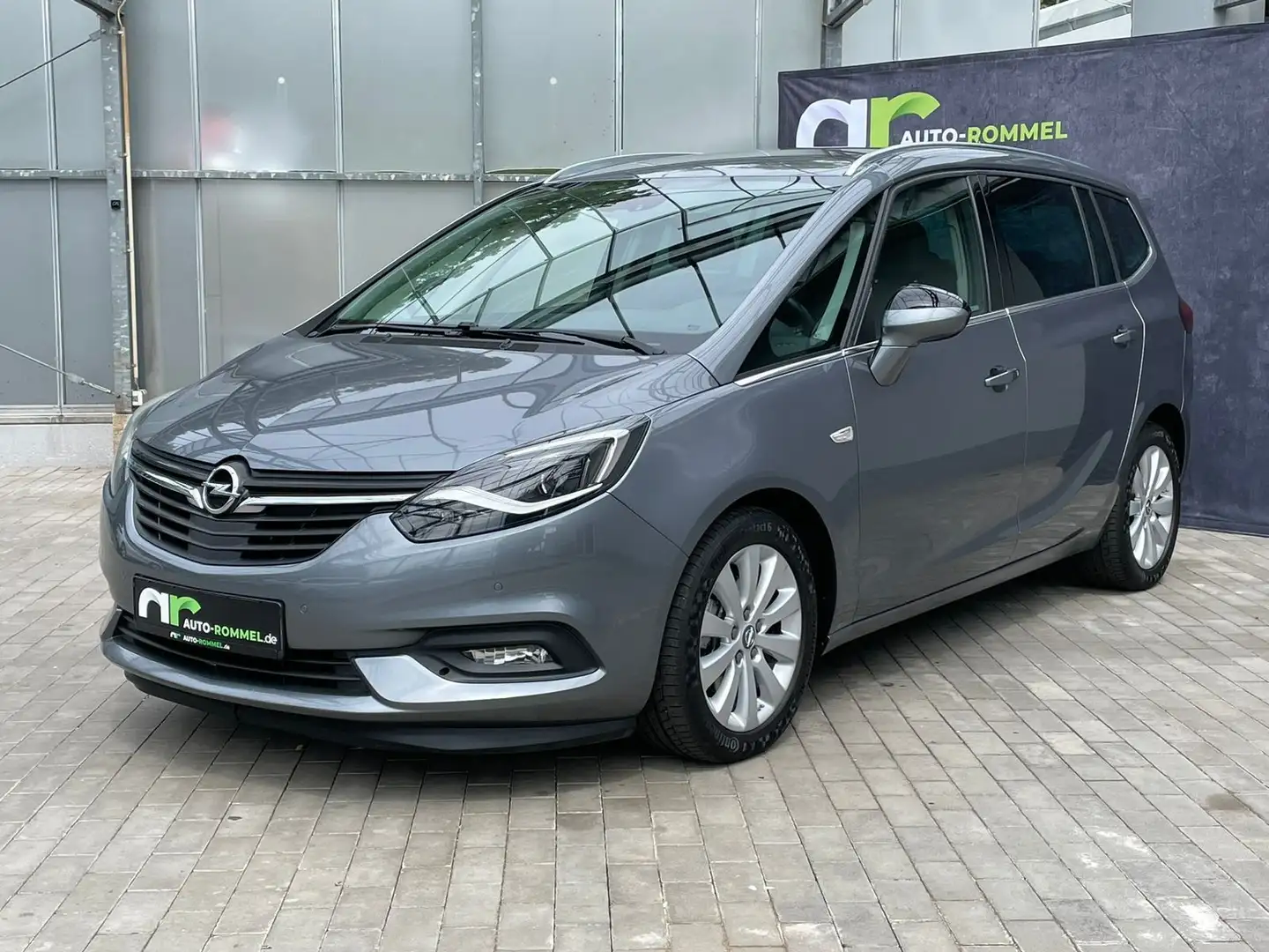 Opel Zafira Tourer Zafira 1.4 Innovation LED 7-Si SH Assist OneStar Grau - 1
