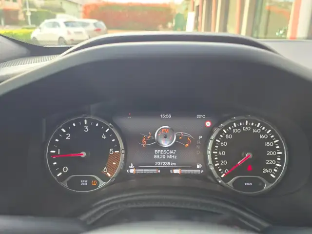 Jeep Renegade view 5